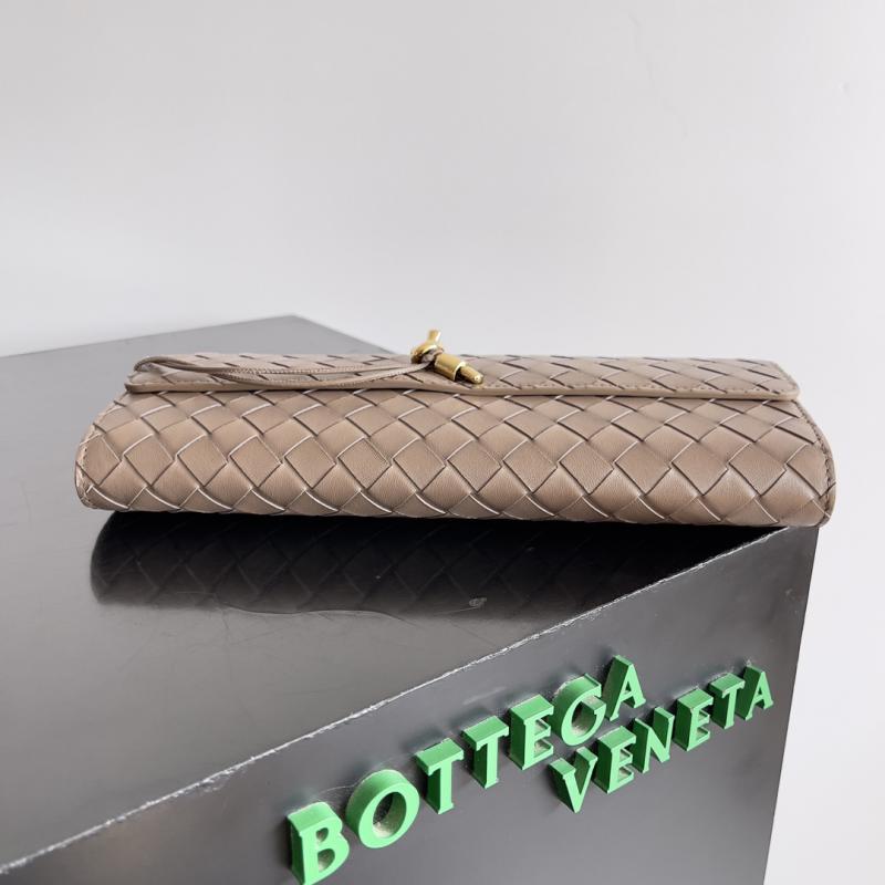 Bottega Veneta Long Clutch Andiamo Pinecone 741511