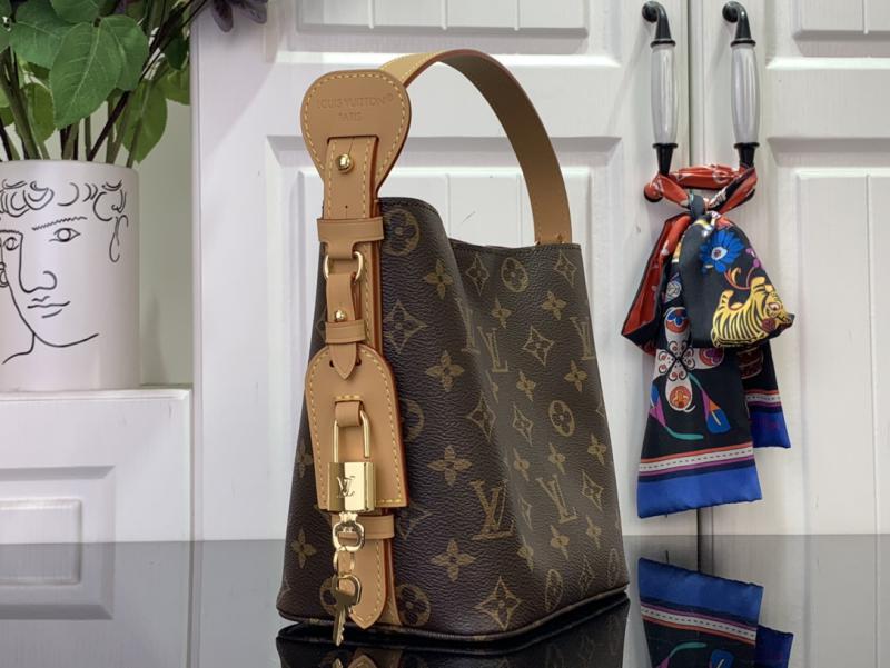 Louis Vuitton ALL iN BB Bucket Bag M12925