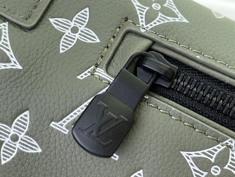 Louis Vuitton Discovery Bumbag M12508