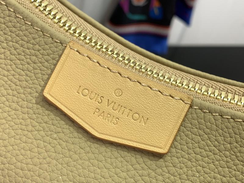 Louis Vuitton Hobo Cargo M12697