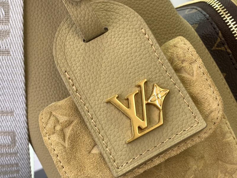 Louis Vuitton Hobo Cargo M12697