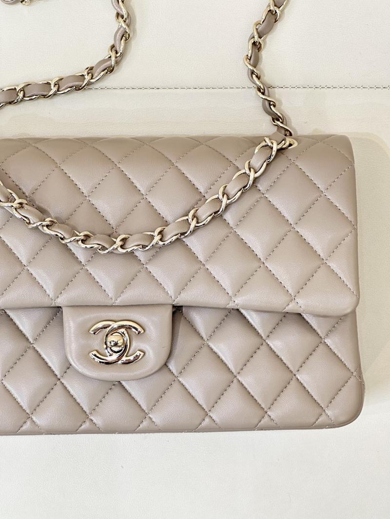 Medium Chanel Lambskin Flap Bag A01112 Light Grey