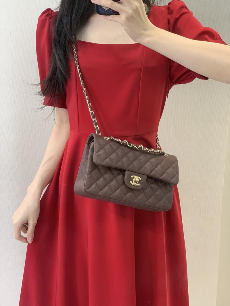 Small Chanel Grained Calfskin Flap Bag A01117