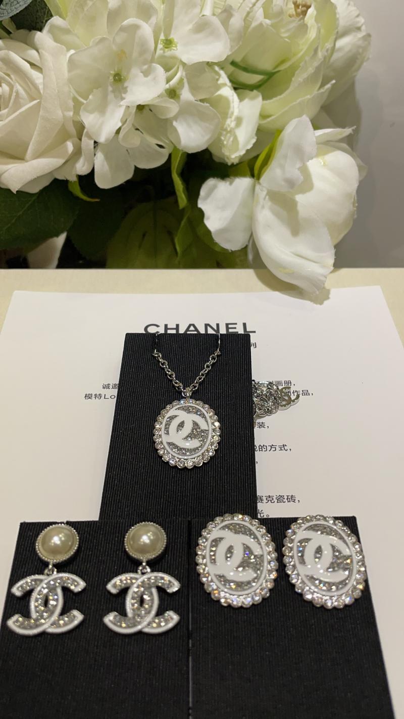 Chanel Earrings CE123004