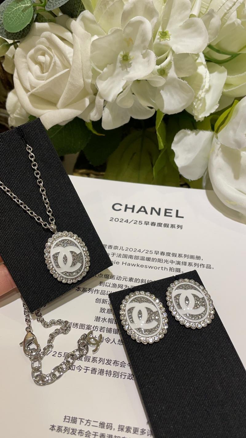 Chanel Earrings CE123004