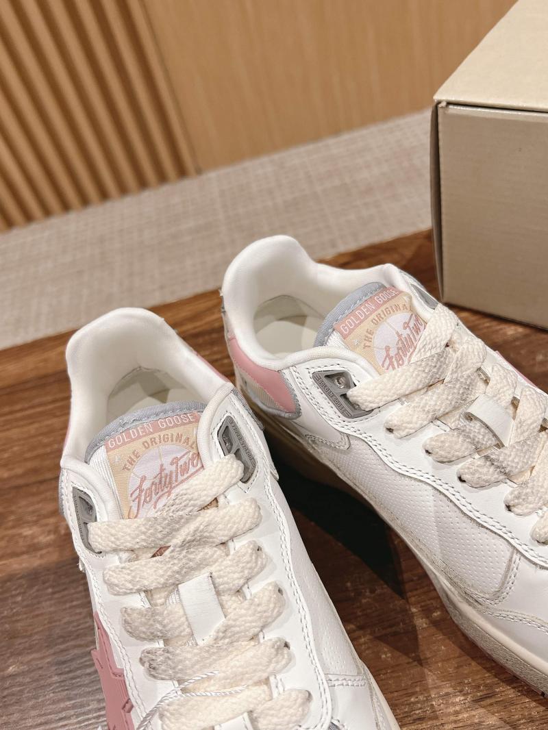 Golden Goose Sneakers SGS22001