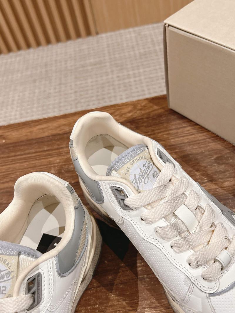 Golden Goose Sneakers SGS22002