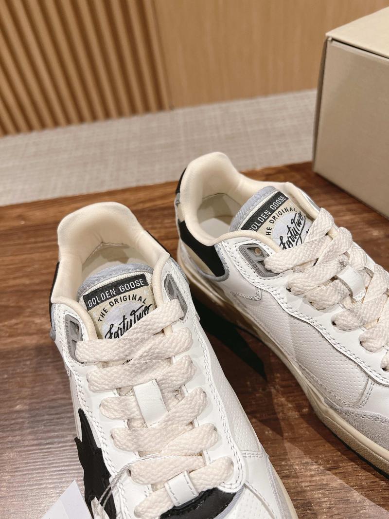 Golden Goose Sneakers SGS22003