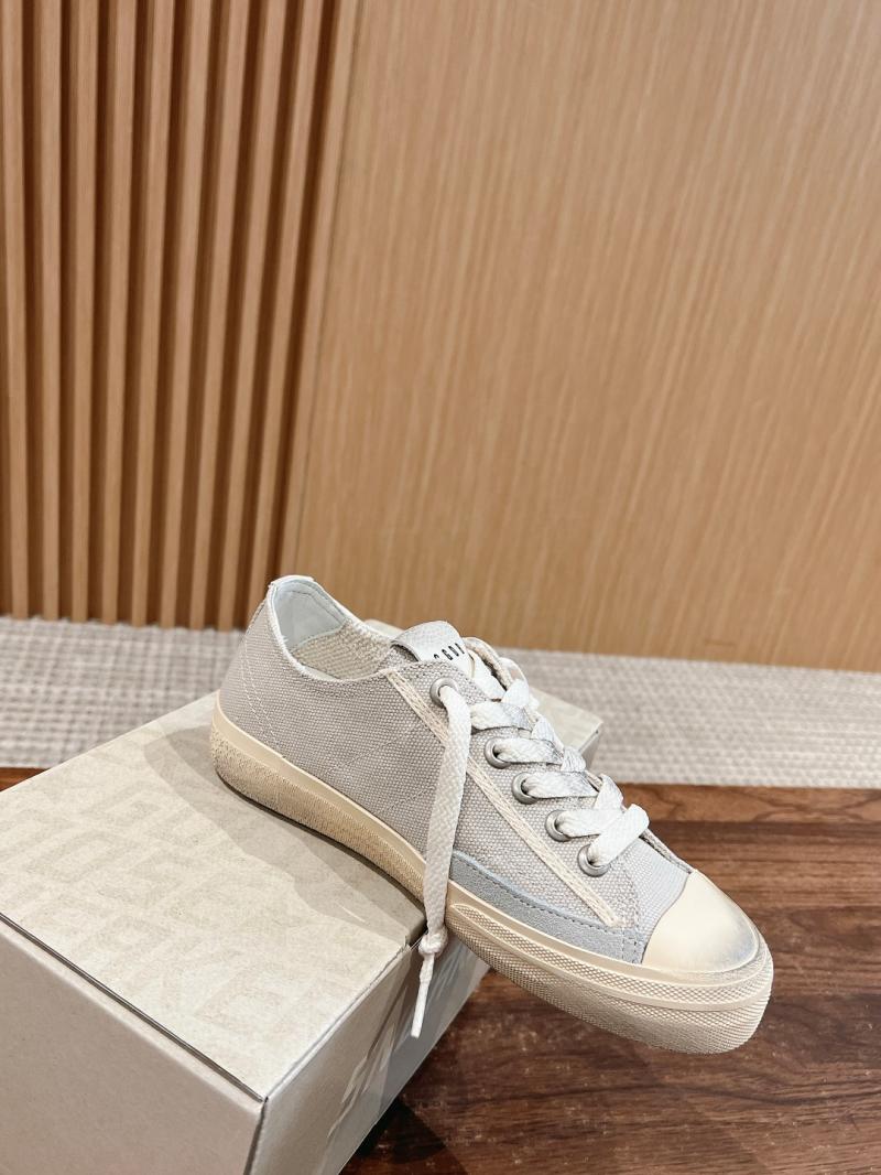 Golden Goose Sneakers SGS22006