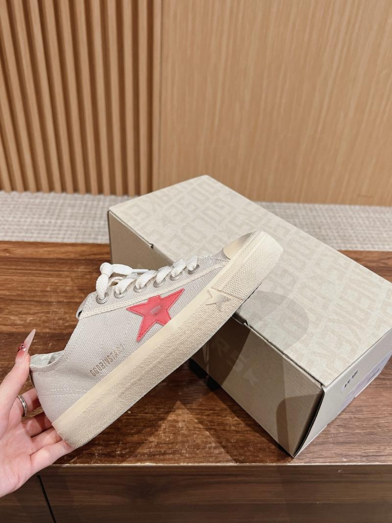 Golden Goose Sneakers SGS22006