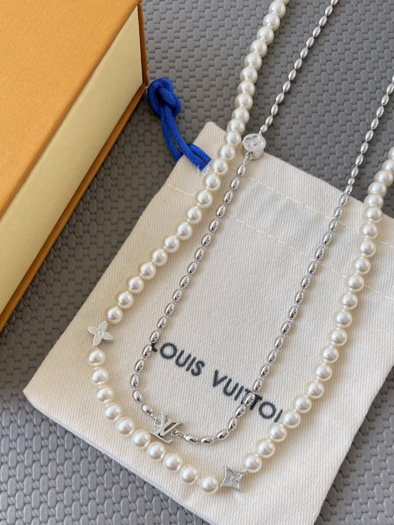 Louis Vuitton Necklace LN123002