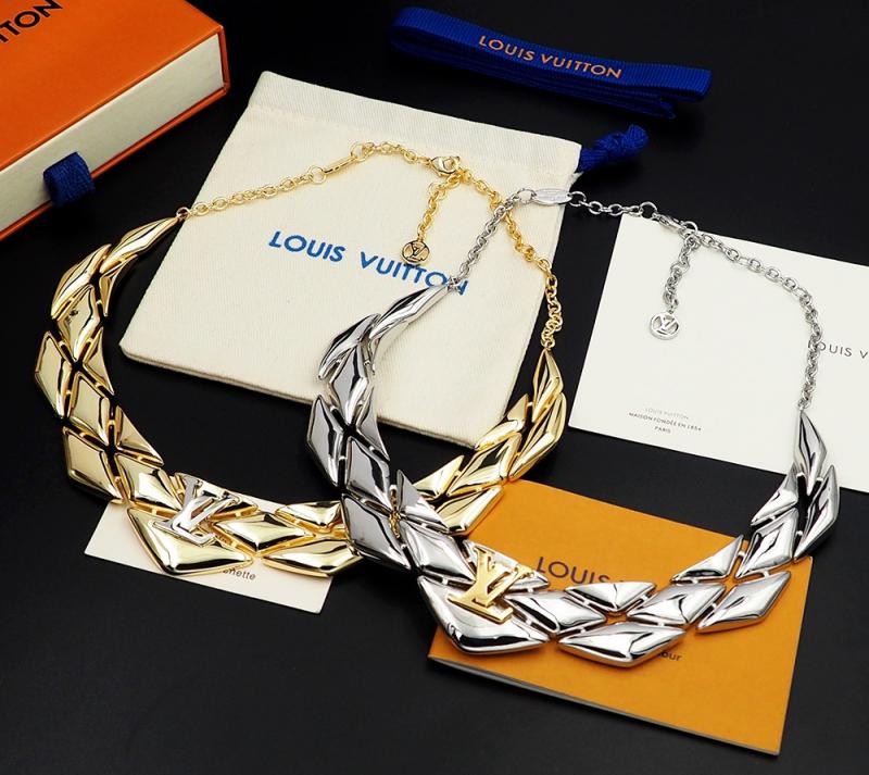 Louis Vuitton Necklace LVN122701