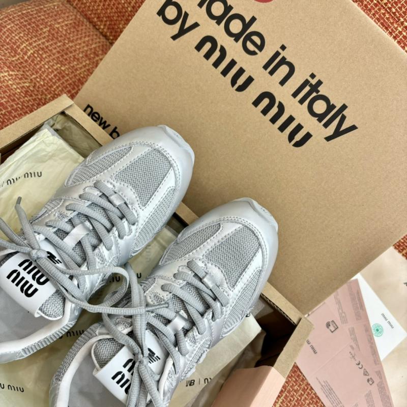 Miu Miu Sneakers SMS21502