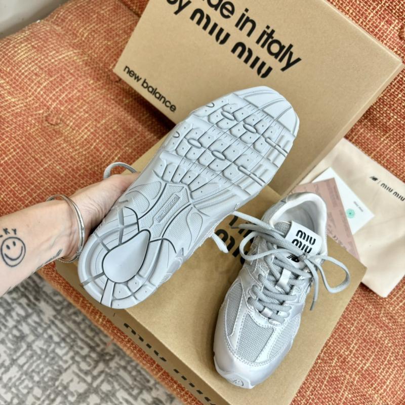 Miu Miu Sneakers SMS21502