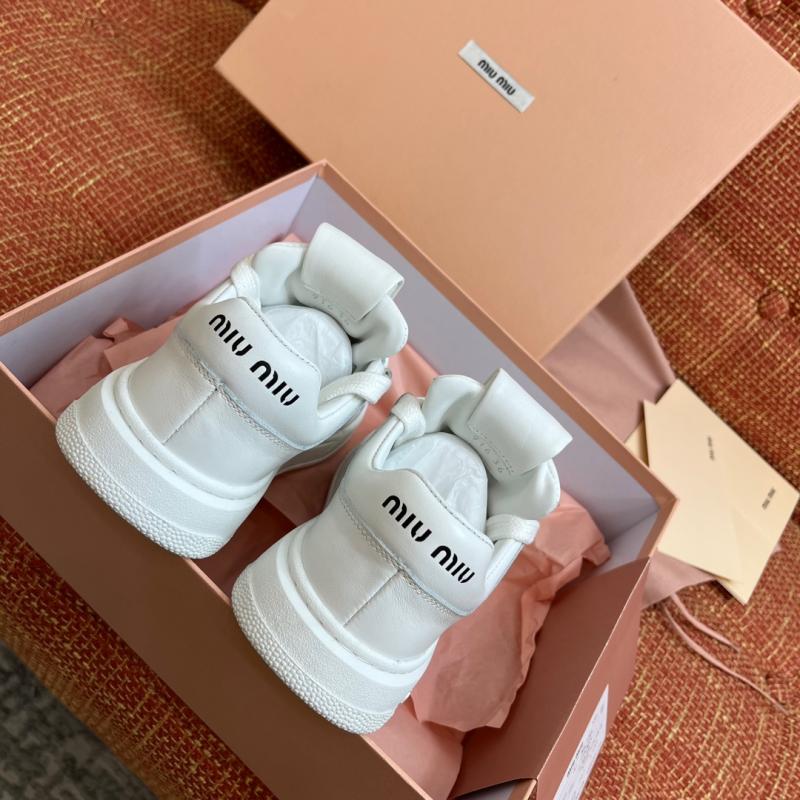 Miu Miu Sneakers SMS21601