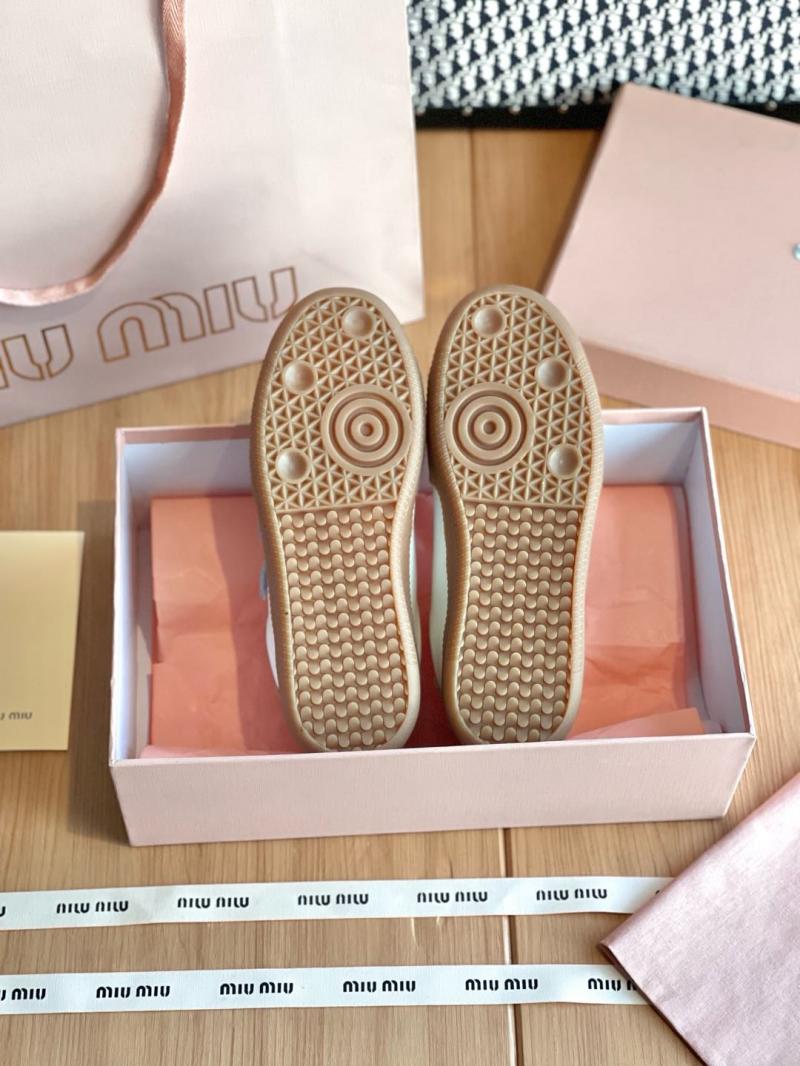 Miu Miu Sneakers SMS21901