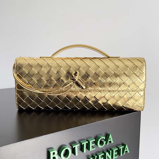 Bottega Veneta Andiamo Clutch 741511 Gold