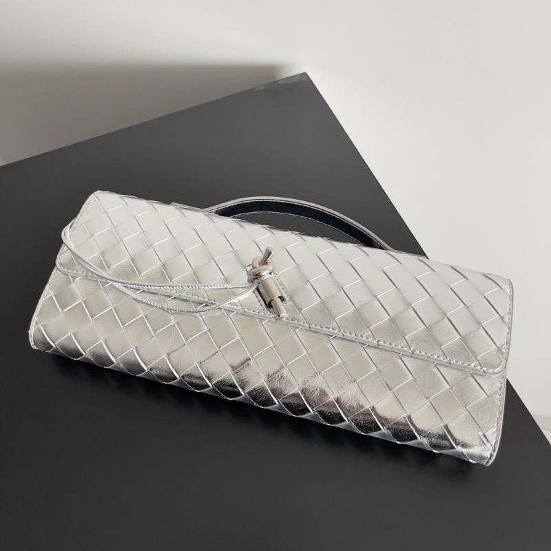 Bottega Veneta Andiamo Clutch 741511 Silver