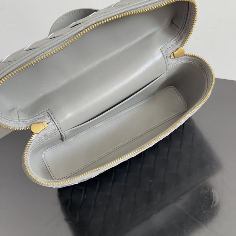 Bottega Veneta Bang Bang Vanity Case B789109 Sterling