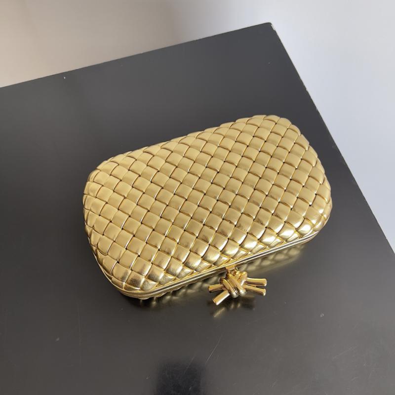 Bottega Veneta Classic Knot Clutch B717622 Gold