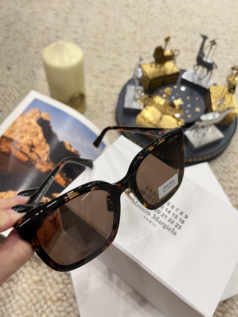 Miu Miu Sunglasses SMU18ZS