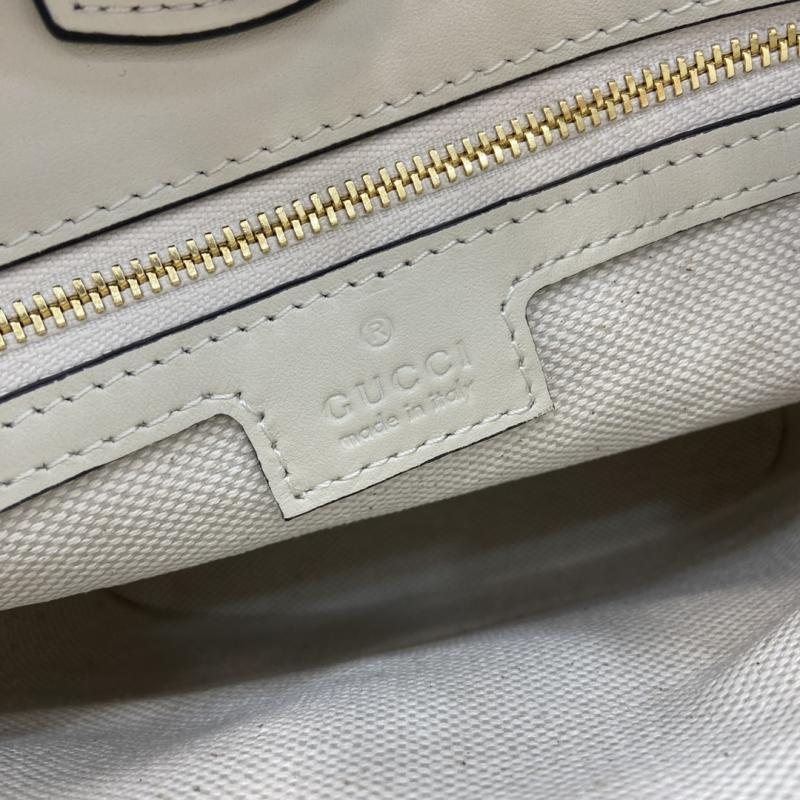 Gucci 73 Mini Bucket Bag White 833665