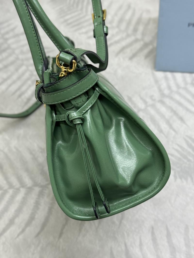 Prada Bonnie medium leather handbag Green 1BA426