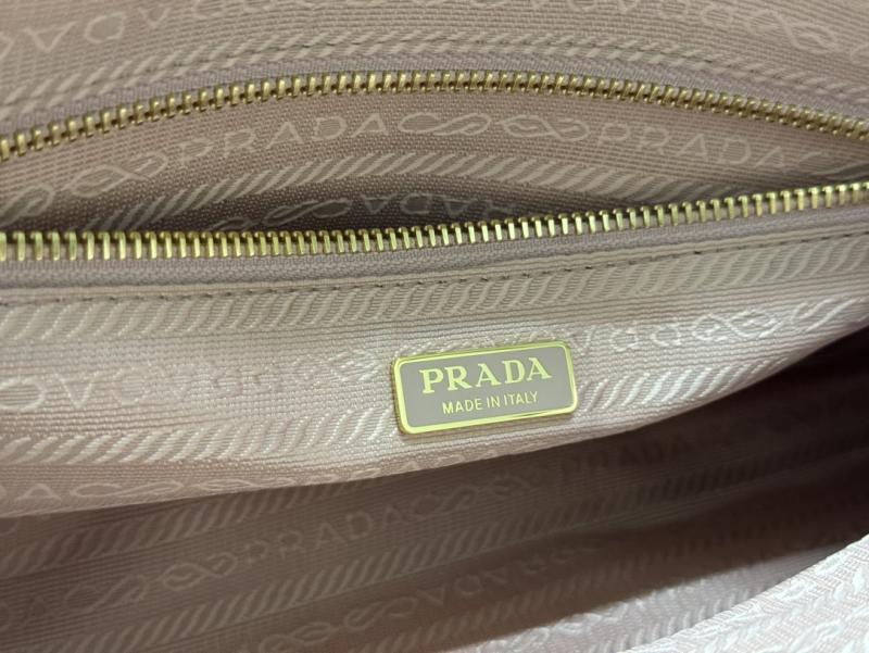 Prada Bonnie medium leather handbag Pink 1BA426