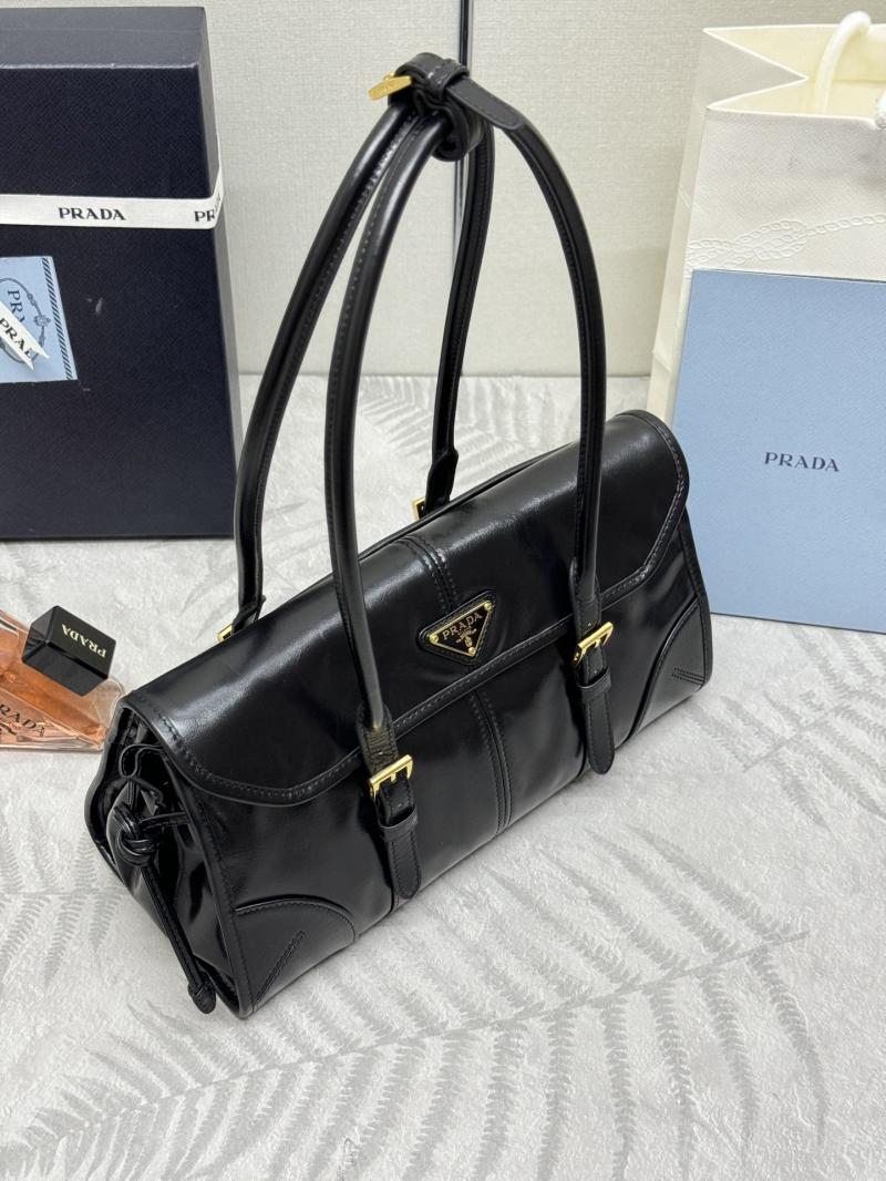 Prada Medium leather shoulder bag Black 1BD376